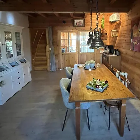 Tresor En Bois D'hotes