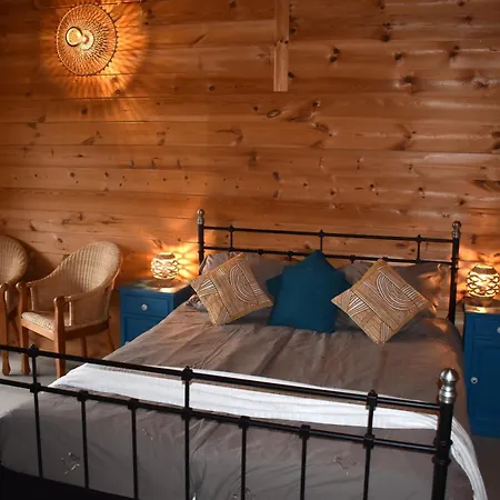 Tresor En Bois D'hotes Panzió Autoire